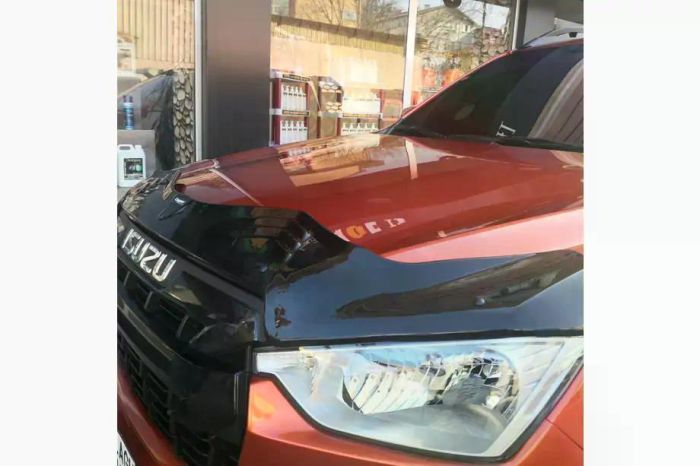 Дефлектор капота для Isuzu D-Max 2019- рр. BAT (EuroCap)